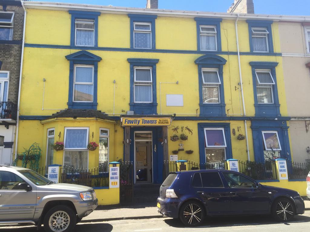 Hotel Fawlty Towers Great Yarmouth Exterior foto